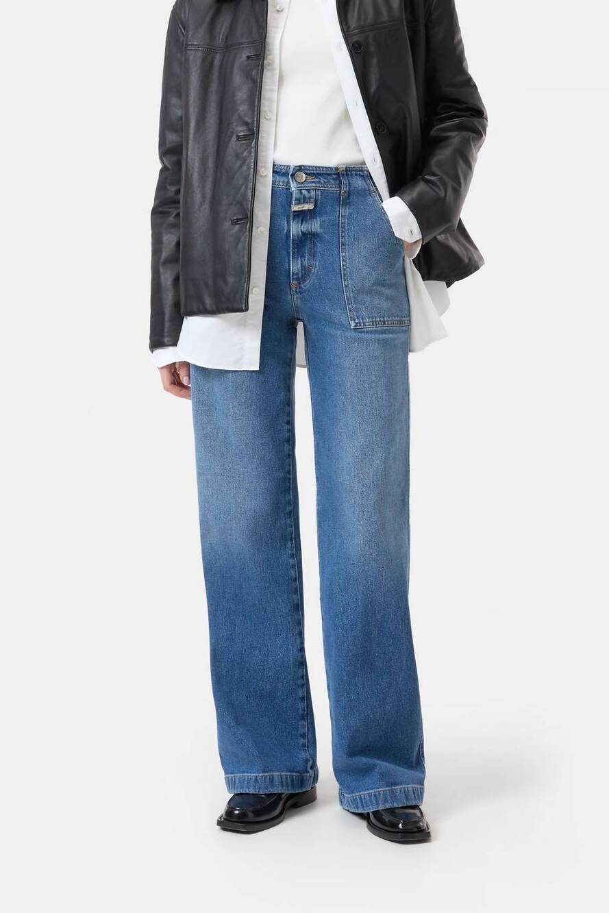NEW CLOSED aria flared denim jeans in blue